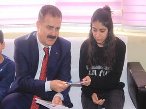 Vali Akbıyık'tan Çocuk İl Kabul Birimine ziyaret