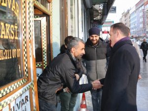 Vali Akbıyık, esnafları ziyaret etti