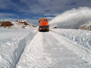 Van'da 78 yerleşim yeri ulaşıma kapandı