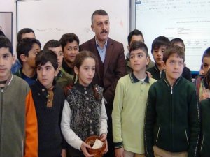 Minik öğrencilerden anlamlı bağış