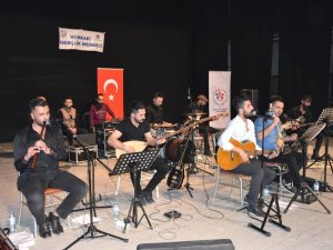 Hakkari'de köy okullarına yardım konseri düzenlendi