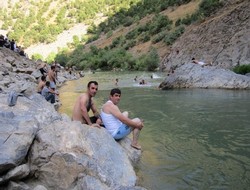 Bu'da Hakkari Kato plajı