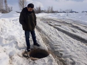 Kapağı bulunmayan rögar tehlike saçıyor