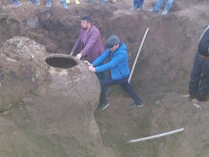 Traktörün pulluğuna tarih takıldı