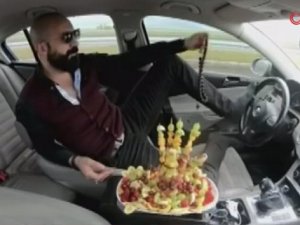 Ayağıyla direksiyonu kullanan sürücüye 5 ay hapis
