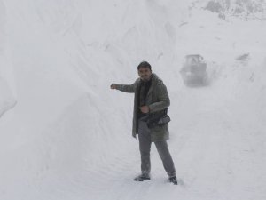 Hakkari’de 44 yerleşim yeri ulaşıma kapandı