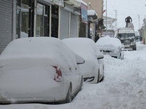Başkale’de kar esareti