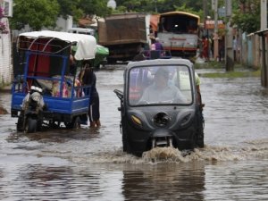 Sel felaketi: 20 bin kişi etkilendi