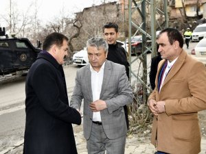 Vali Akbıyık, Taş ailesinin taziyesine katıldı