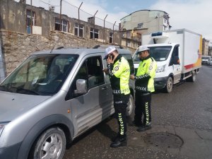 Hakkari'de "Ters Yön" uygulaması devam ediyor