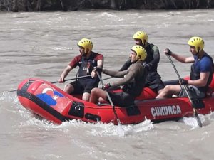 Zap Rafting takımı şampiyonluk yolunda