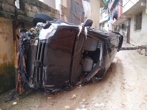 Sel araçları hurdaya çevirdi