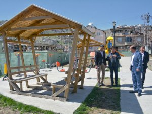Eşbaşkan Karaman Mahalle Parklarını denetledi