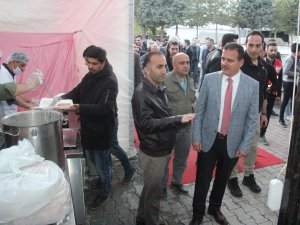 Vali Akbıyık’tan iftar çadırına ziyaret