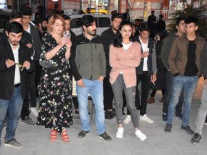 Mahalli sanatçılar dar gelirli aileler için söyledi