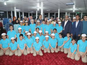 Vali Akbıyık, öğrencilerle iftarda biraraya geldi