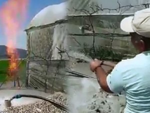 Sondaj kuyusundan alev püskürdü