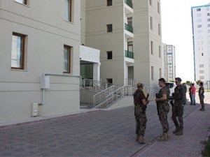 Polis kadın meslektaşını öldürdü