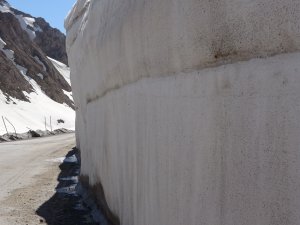 Haziran ayında 4 metre kar!