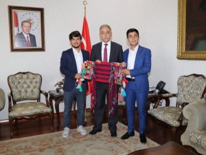 Hakkari ÇOGEP Öğrencilerinden  Vali Toprak'a ziyaret