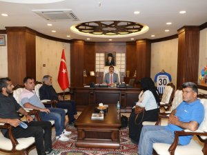 Şehit olan işçi aileleri Vali Akbıyık'ı ziyaret etti