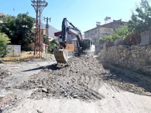 Belediye asfalt çalışmalarına başladı...