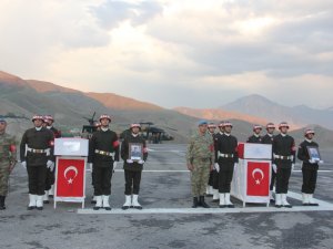 Şehit Mertoğlu ve Kargın için Hakkari'de tören düzenlendi
