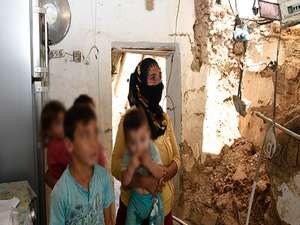 Yılan ve akrep korkusundan uyuyamıyoruz.