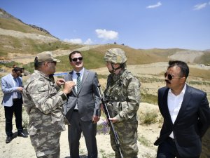 Vali Akbıyık İran sınırındaki çalışmaları inceledi