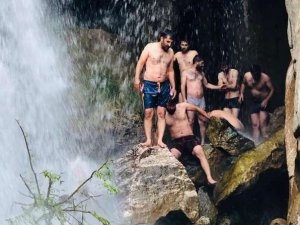 Beytüşşebap şelalesi görenleri büyülüyor