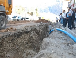 Yol çalışmalarında eski duvar çıktı