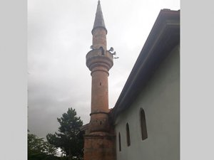 Minareden düşen imam ağır yaralandı...