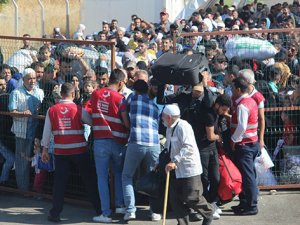 40 derece sıcakta Suriyeli izdihamı