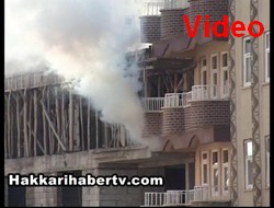 Olaylarda polise ses bombası atıldı