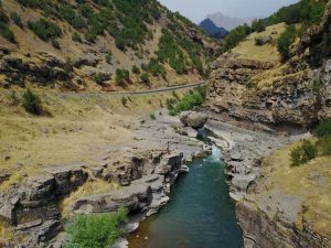 Kato Dağı etekleri Antalya sahillerine dönüştü