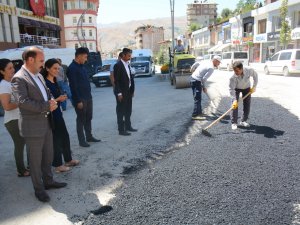 Hakkari'de yol onarımları devam ediyor
