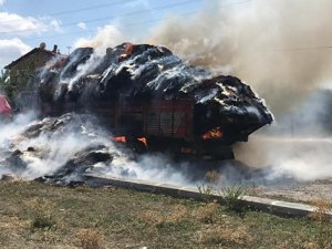 Elektrik tellerine takılan kamyon kül oldu