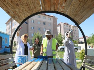 Banklara kadın eli değdi