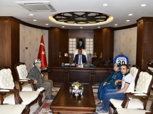 Başarılı valiye vatandaşlardan teşekkür ziyareti