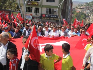 Hakkari’de ”Teröre Lanet Kardeşliğe Davet” yürüyüşü