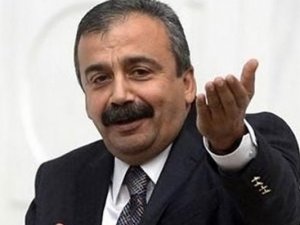 Sırrı Süreyya Önder tahliye edildi!