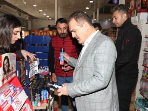 Vali Akbıyık, alışveriş merkezi AHS’yi ziyaret etti