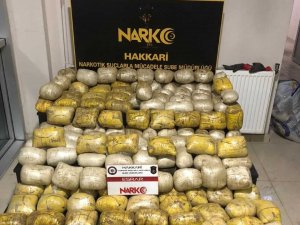 Yüksekova ilçesinde 140 kilo toz esrar ele geçirildi