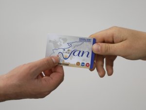 Van Büyükşehir "sosyal kart" dağıtımına başladı