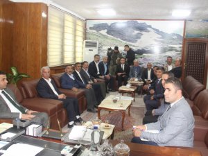 Vali Akbıyık, mahalle muhtarları ile bir araya geldi