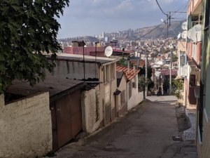 Çocukların yuvarladığı tekerlek yaşlı kadını öldürdü