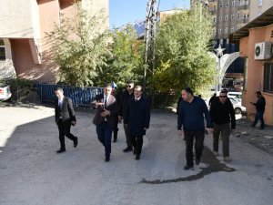 Vali Akbıyık, otopark alanını denetledi