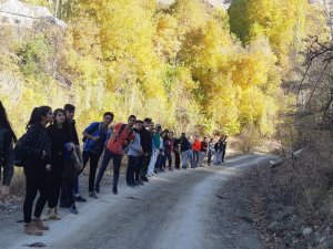 İran sınırında doğa yürüyüşü