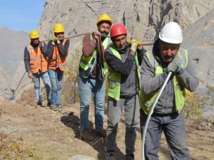 VEDAŞ ekiplerinin zorlu mesaisi