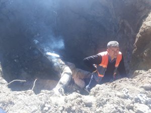 Hakkari’de içme suyu isale hattı borusu patladı